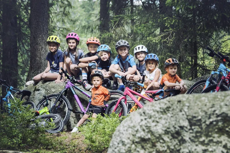 Cube Acid 200 Kids Mountain Bike - Green/White-7