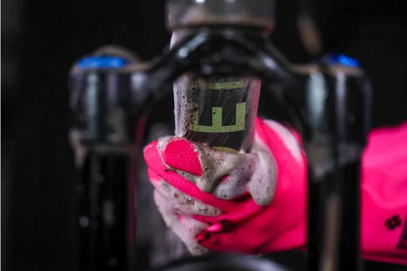 Muc-Off Deep Scrubber Gloves - Pink-2