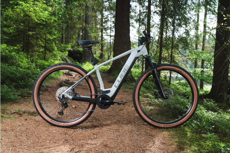 2022 Cube Reaction Hybrid Race 625 Electric Mountain Bike - Lunar/Grey-1