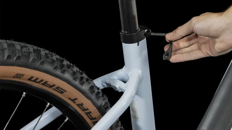 2024 Cube Reaction Hybrid Pro 625 Electric Mountain Bike - Flash White/Black-9