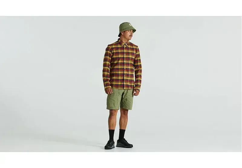 Specialized casual clothing shop