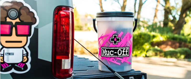 Muc-Off Dirt Bucket Cleaning Kit with Filth Filter-10