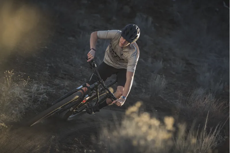 2022 Specialized Rockhopper 29 HT Mountain Bike - Gloss Tarmac Black-5