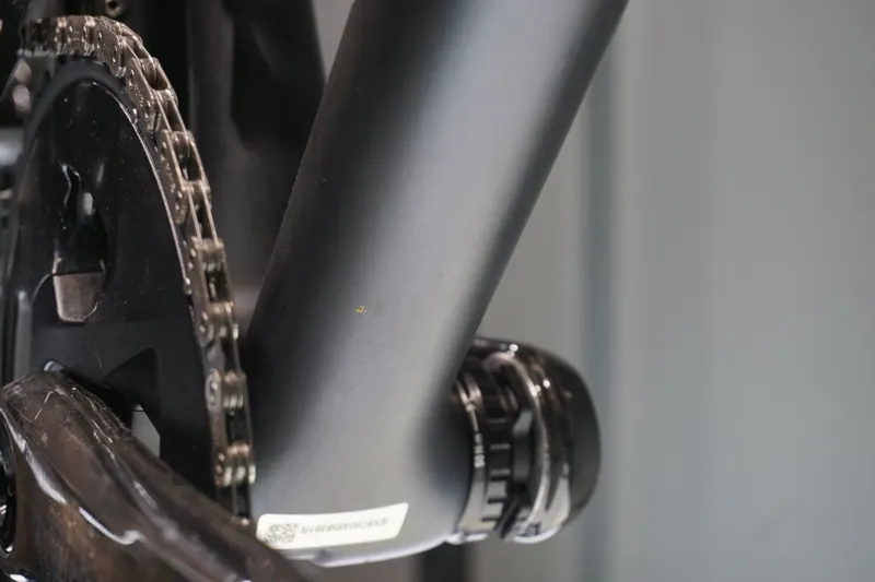 Ex-Demo: Specialized Aethos Pro SRAM Force eTap AXS Road Bike - 56cm-2