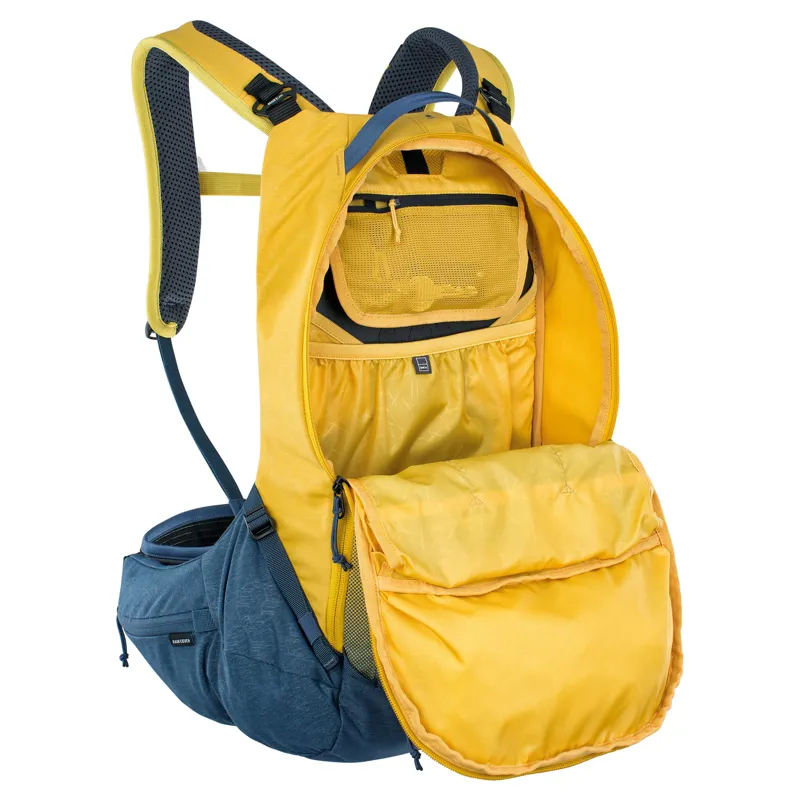 Evoc Trail Pro Protector 16L BackPack - Curry/Denim-8