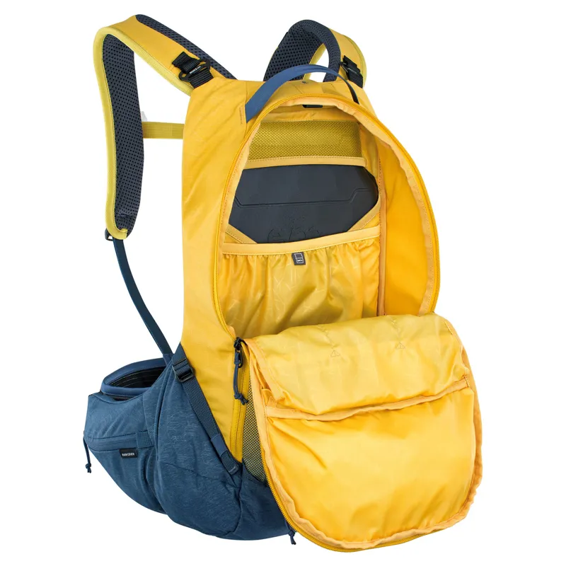 Evoc Trail Pro Protector 16L BackPack - Curry/Denim-5
