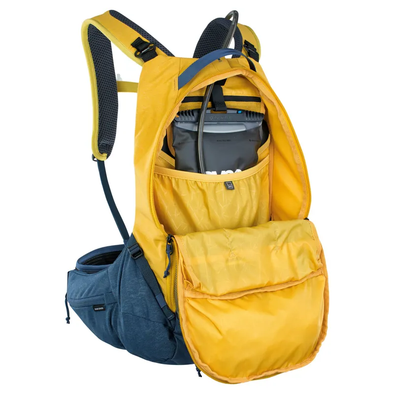 Evoc Trail Pro Protector 16L BackPack - Curry/Denim-4
