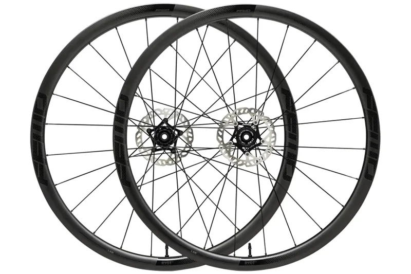 FFWD RYOT33 DT240Sハブ ディスクカーボンホイールセット FFWD