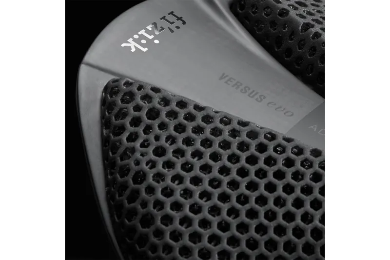 Fizik Antares 00 Versus Evo Adaptive Saddle - Black-2