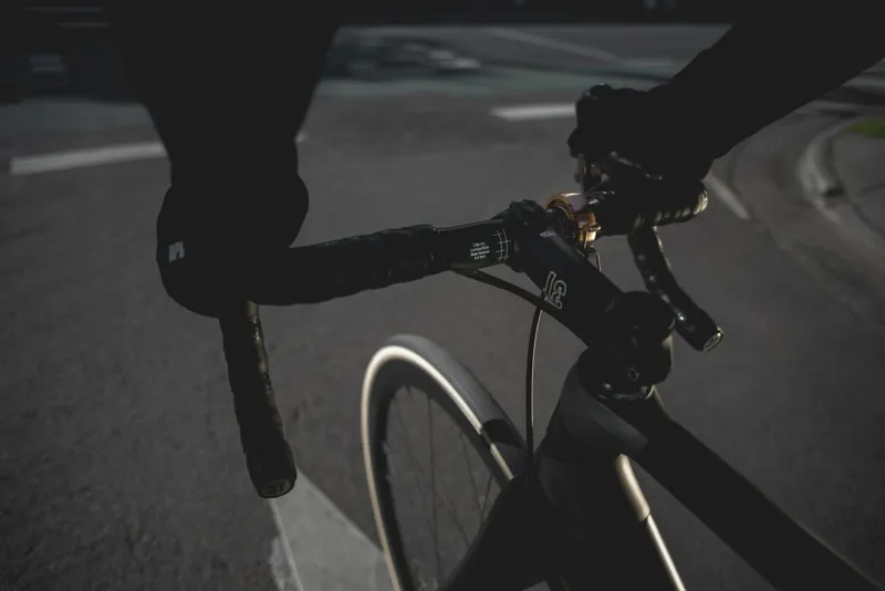 Knog Oi Luxe Bicycle Bell - Matte Black-3