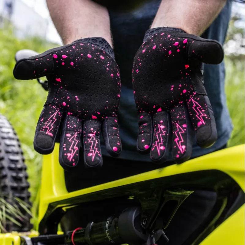 Muc-Off D30 Rider Gloves - Bolt-1