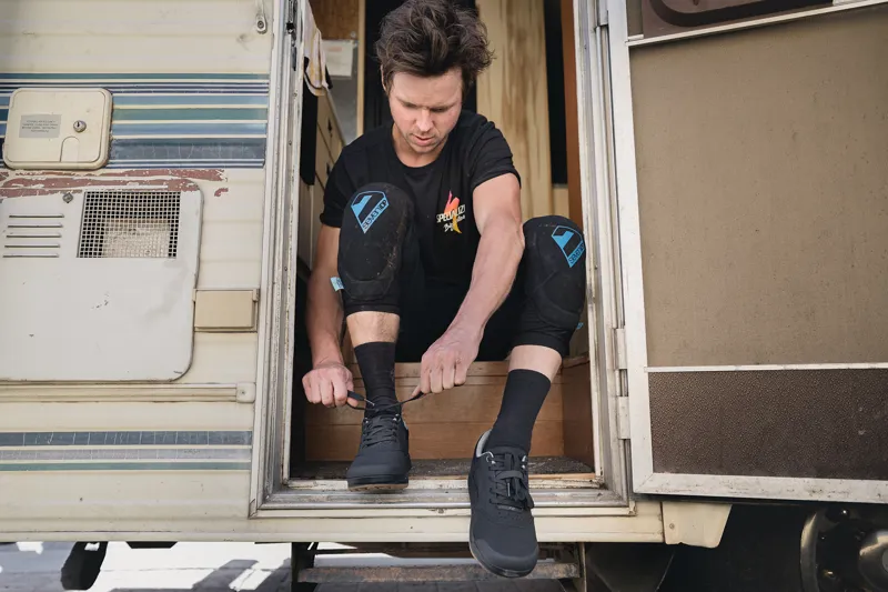 Specialized 2FO Roost Clip Mountain Bike Shoes - Black/Gum-1