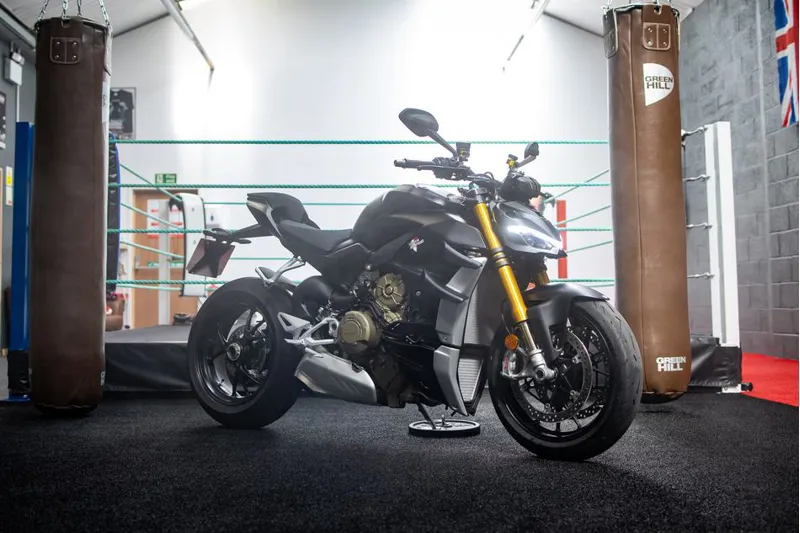 Muc-Off 2-in-1 Microfibre Wash Mitt-4