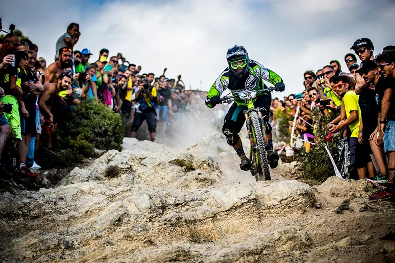 2018 Cannondale Jekyll 1 Carbon 27.5 Mountain Bike - BBQ-1