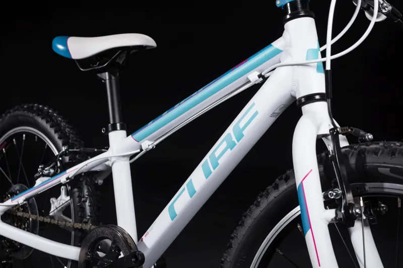 cube kid 200 white pink