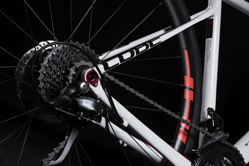 2019 Cube Attain Pro Disc Mens Road Bike - White/Red-5