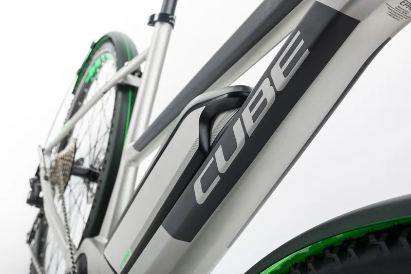 2017 Cube Cross Hybrid Race 500 E Bike in Silver-7