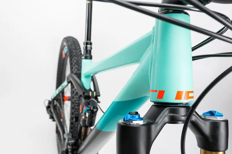 2017 Cube Fritzz 180 HPA 27.5 SL Mountain Bike in Black/Mint-3