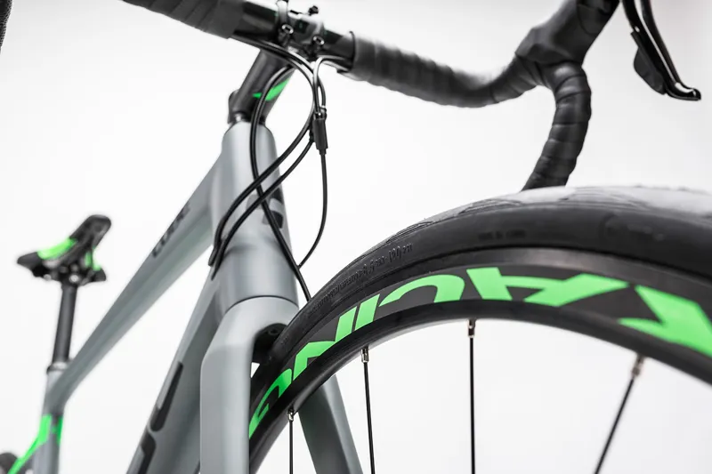 2017 Cube Attain GTC Pro Disc Mens Road Bike in Grey-9