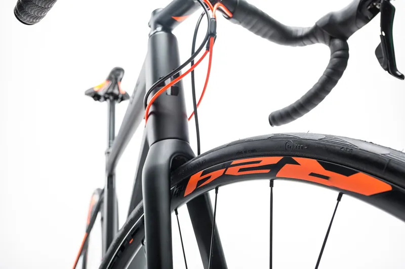 2017 Cube Attain GTC SL Disc Carbon Mens Road Bike - Black-10