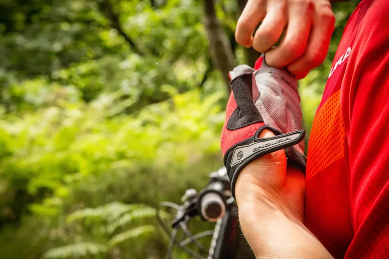 Endura Hummvee II Plus Mens Cycling Mitt - Red-2