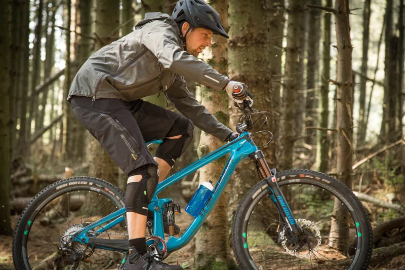 Endura MT500 Spray Mens Baggy Short - Black-2