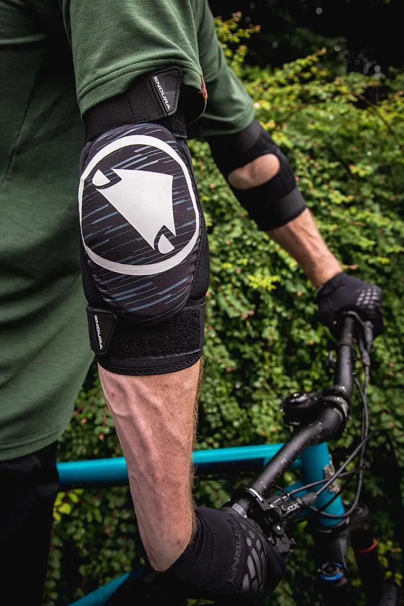 Endura SingleTrack II Elbow Protector - Black-2