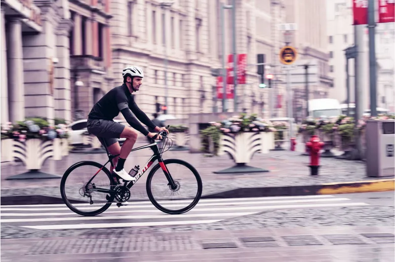 2019 Giant FastRoad Advanced 2 Mens Hybrid Bike - Gloss Carbon Smoke-2