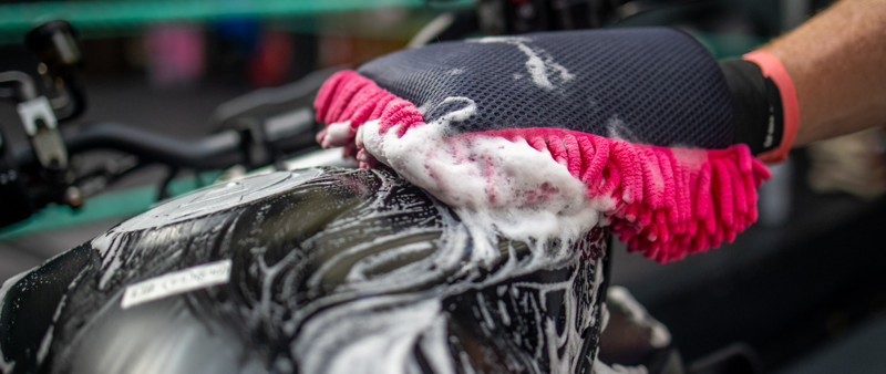 Muc-Off 2-in-1 Microfibre Wash Mitt-5