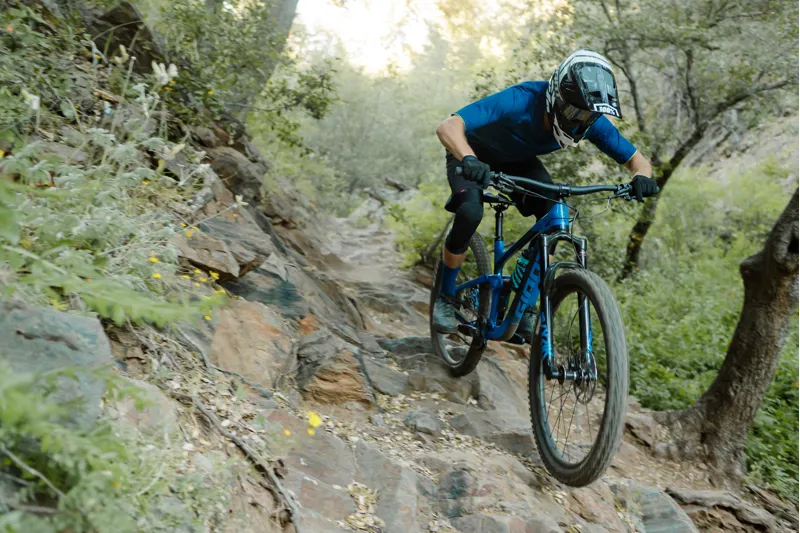 2020 Giant Reign Advanced Pro 29er 2 Mens Mountain Bike - Gloss Blue-2