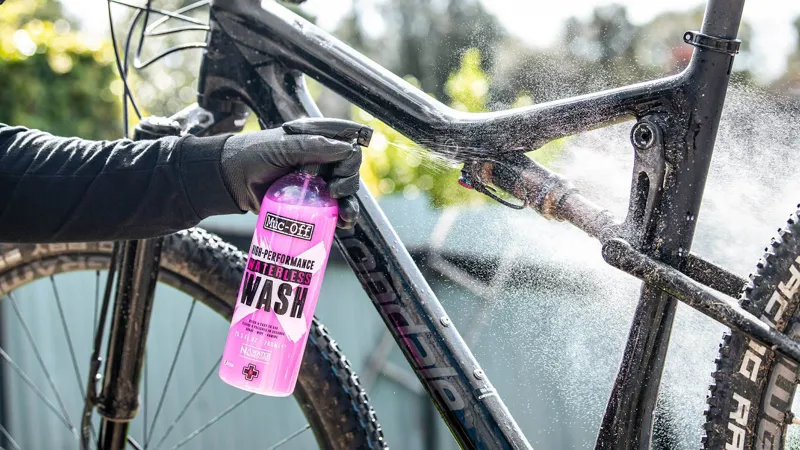 Muc-Off High Performance 750ml Waterless Wash-2
