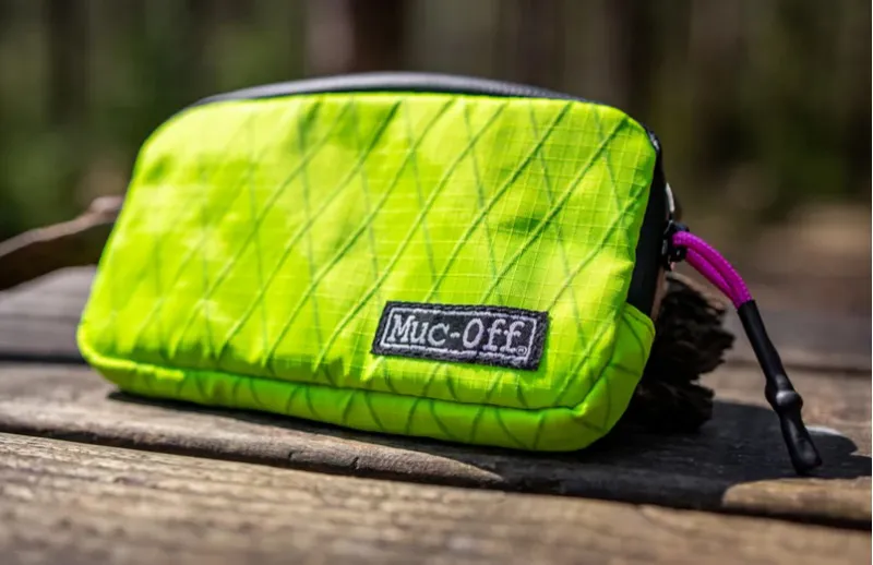Muc-Off Rainproof Essentials Case - Hi-Vis Yellow-1