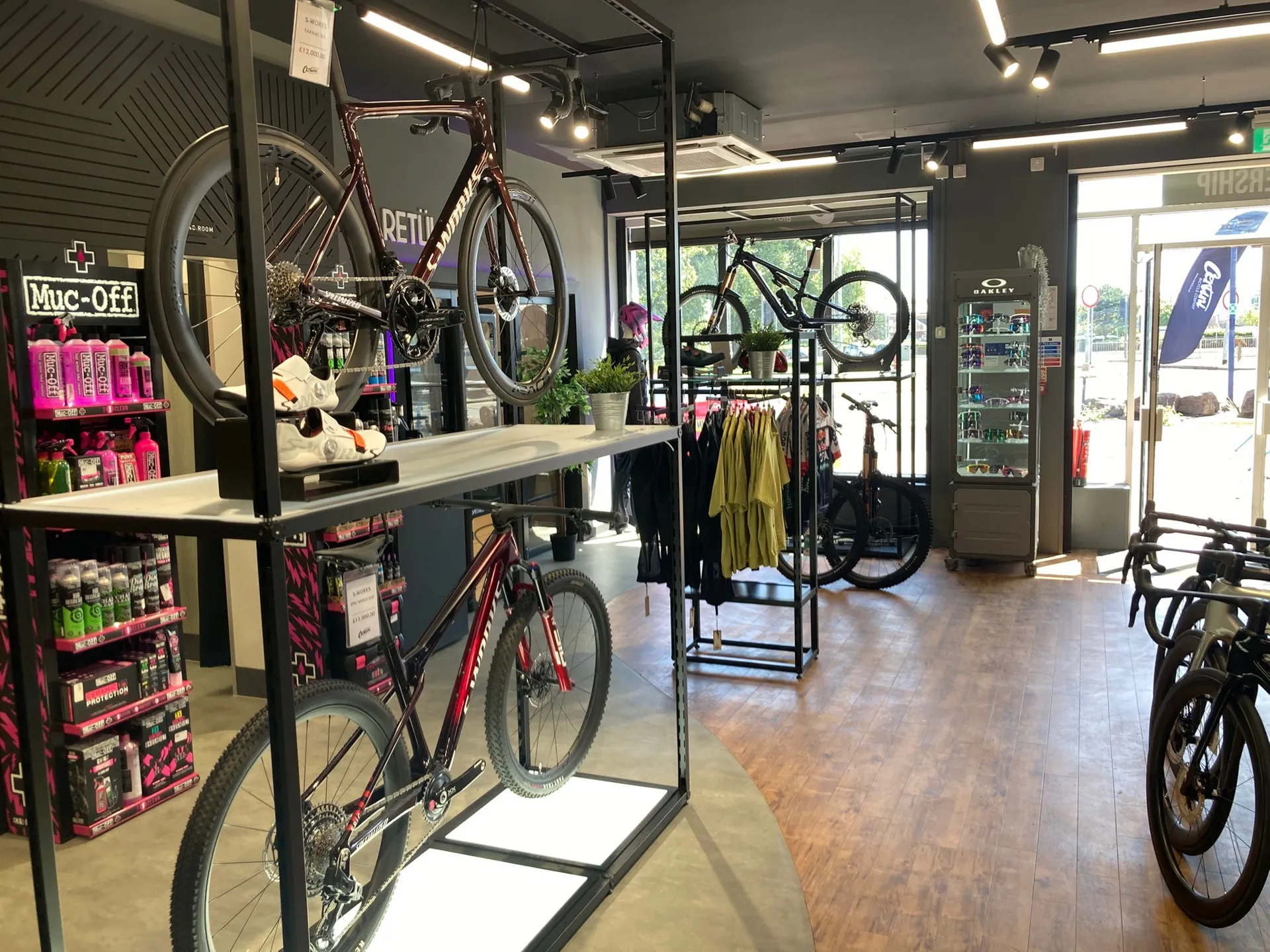 Accessories and helmets