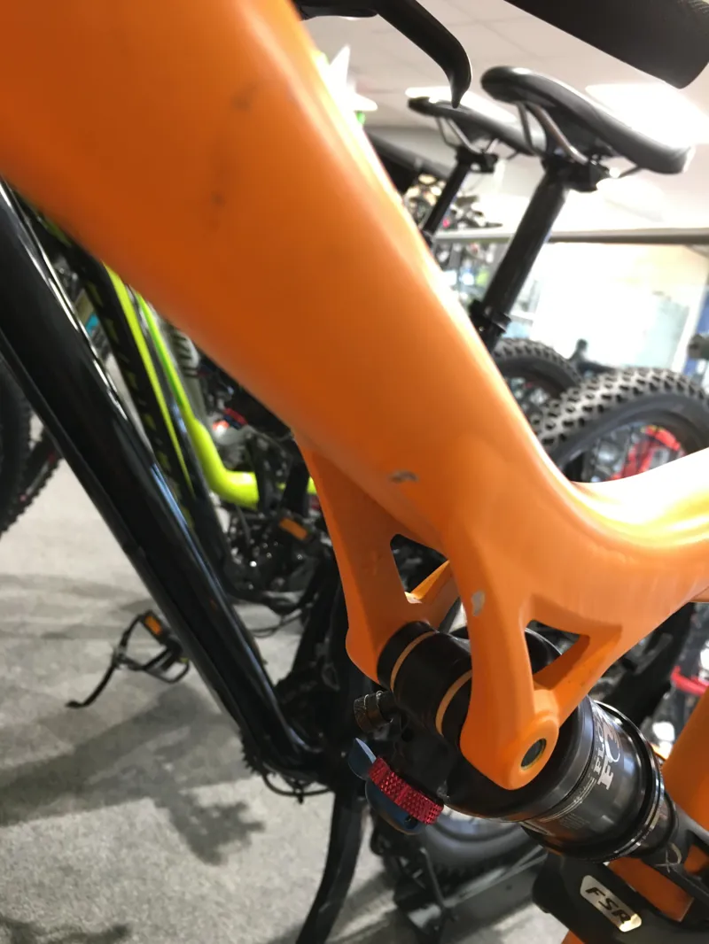 EX-DEMO BIKE: 2016 Specialized Stumpjumper FSR Comp 6Fattie Orange- XL-4