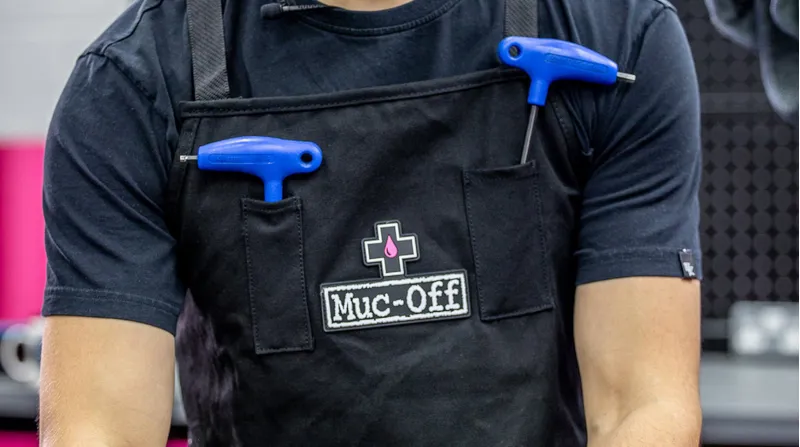 Muc-Off Workshop Apron - Black-2