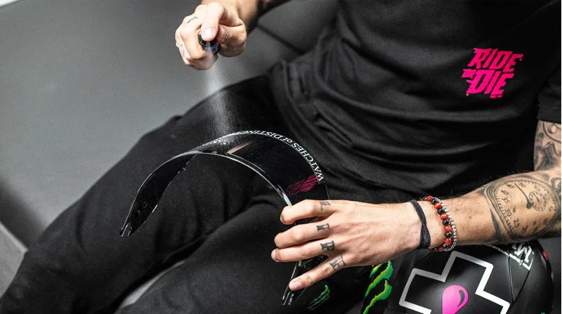 Muc-Off Visor Lens and Goggle Cleaner 32ml-1