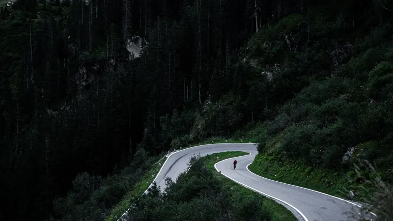 2025 Specialized Aethos Comp Shimano 105 Di2 Road Bike - Gloss White - Size 56cm-3