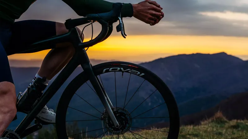 Roval Alpinist CL II 700c Front Road Bike Wheel - Satin Carbon/Black-2