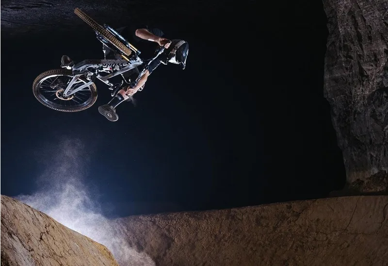 2025 Specialized Enduro Comp Mountain Bike - Gloss Gunmetal/White-1