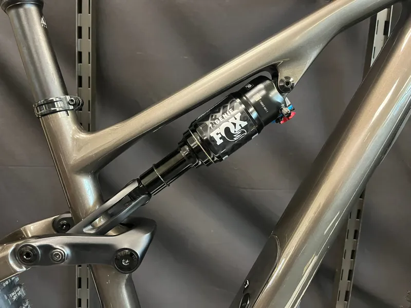 Ex-Demo: 2025 Specialized Stumpjumper 15 Expert Mountain Bike - S2-4