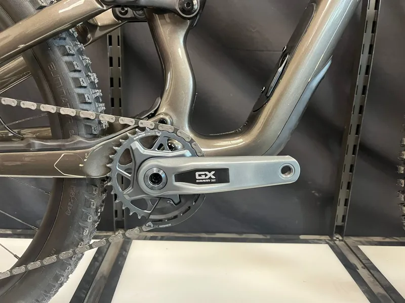 Ex-Demo: 2025 Specialized Stumpjumper 15 Expert Mountain Bike - S2-5