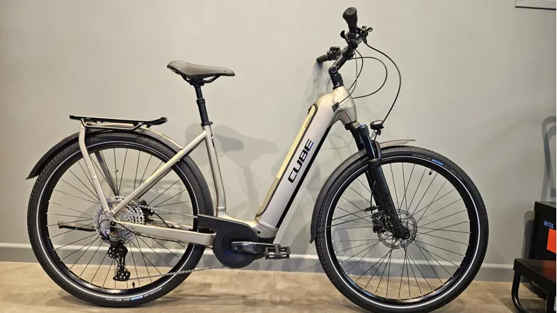 Ex-Demo: Cube Kathmandu Hybrid Pro 750 Electric Bike Easy Entry - M/54-1