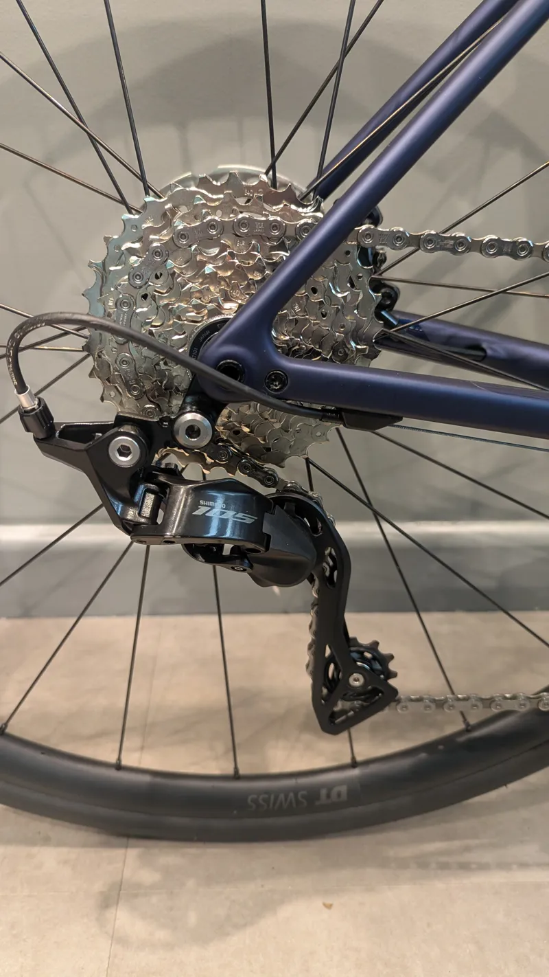 Shop Soiled: Specialized Aethos Sport Shimano 105 Road Bike - 52cm-4