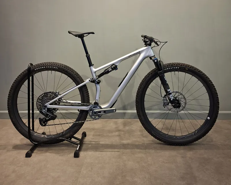 Ex-Demo: 2025 Specialized Epic 8 Evo Expert Mountain Bike - Medium-1