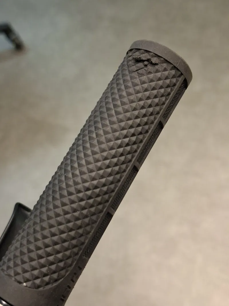 Shop Soiled: Specialized Stumpjumper Limited Edition Mountain Bike - S2-3