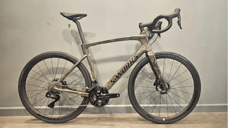 Shop Soiled: 2025 S-Works Roubaix SL8 Di2 Road Bike - 58cm