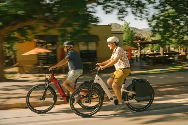 Specialized Turbo Como 3.0 IGH Electric Hybrid Bike - Cast Black-3