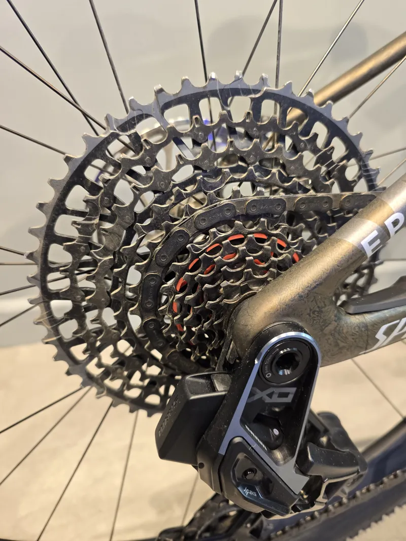 Ex-Demo: Specialized Epic World Cup Pro Mountain Bike - Gold - Large-4