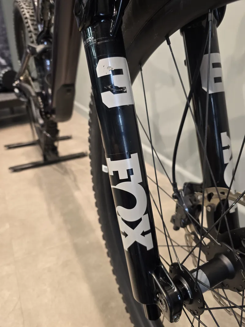 Shop Soiled: Specialized Stumpjumper 15 Evo Expert XT Di2 Mountain Bike - S5-2