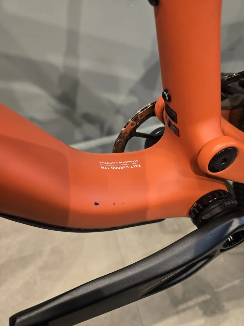 Ex-Demo: Specialized Epic 8 Comp Mountain Bike - Deep Orange - Medium-3